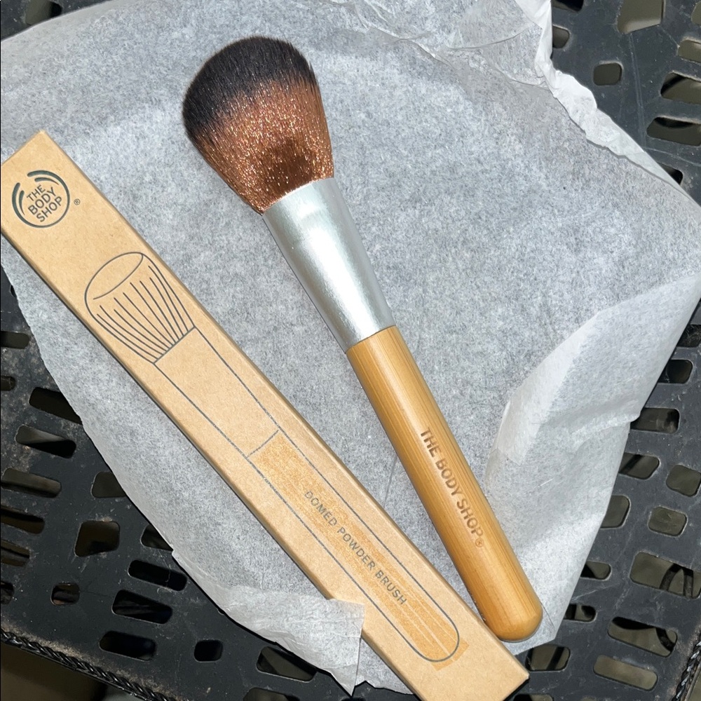 The Body Shop Domed Powder Brush with Bamboo handle